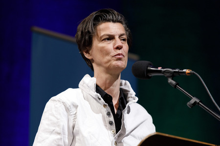 Maryam Zaree, Lena Gorelik und Carolin Emcke auf der lit.cologne 2019 in Köln