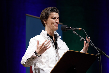 Maryam Zaree, Lena Gorelik und Carolin Emcke auf der lit.cologne 2019 in Köln