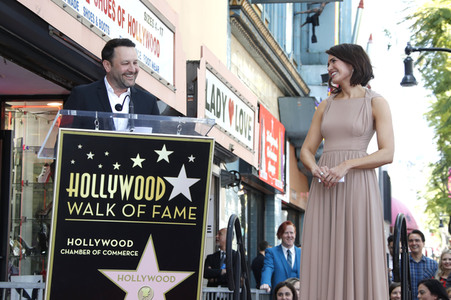 Mandy Moore erhält einen Stern auf dem Hollywood Walk of Fame in Los Angeles