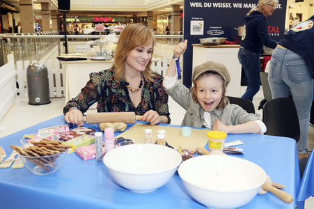 Promi-Osterbacken in Hamburg