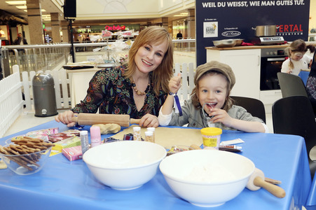 Promi-Osterbacken in Hamburg