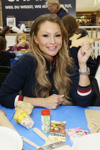 Promi-Osterbacken in Hamburg