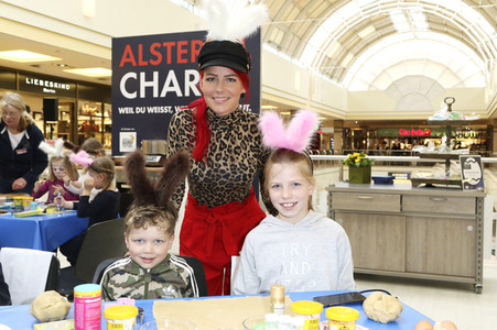 Promi-Osterbacken in Hamburg