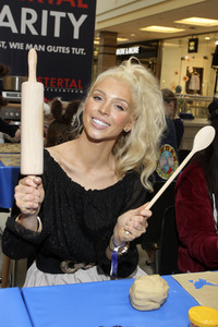 Promi-Osterbacken in Hamburg