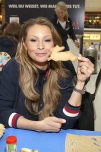 Promi-Osterbacken in Hamburg