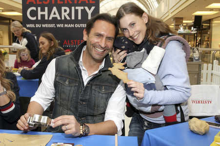 Promi-Osterbacken in Hamburg