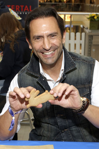 Promi-Osterbacken in Hamburg