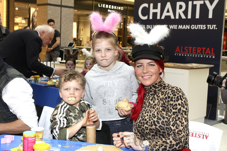 Promi-Osterbacken in Hamburg