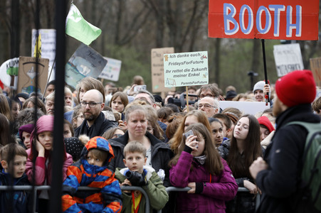 Schülerdemonstration 'Fridays for Future' in Berlin