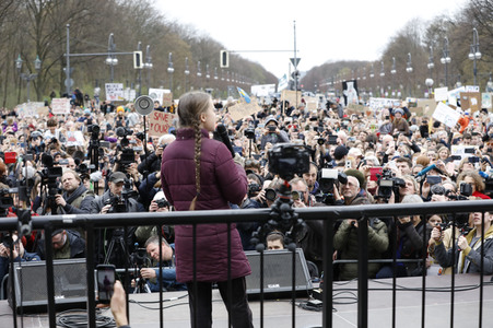 Schülerdemonstration 'Fridays for Future' in Berlin