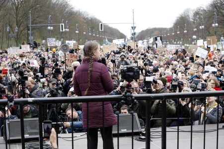 Schülerdemonstration 'Fridays for Future' in Berlin