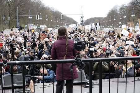 Schülerdemonstration 'Fridays for Future' in Berlin