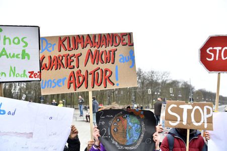 Schülerdemonstration 'Fridays for Future' in Berlin