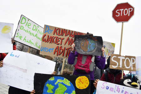 Schülerdemonstration 'Fridays for Future' in Berlin