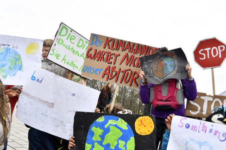 Schülerdemonstration 'Fridays for Future' in Berlin