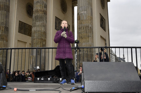 Schülerdemonstration 'Fridays for Future' in Berlin