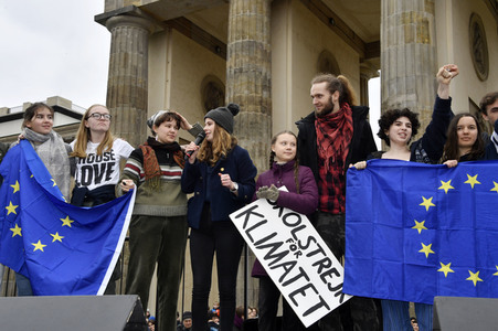 Schülerdemonstration 'Fridays for Future' in Berlin