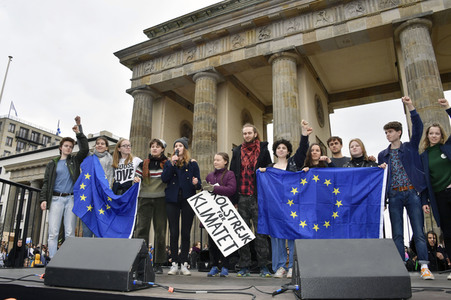 Schülerdemonstration 'Fridays for Future' in Berlin