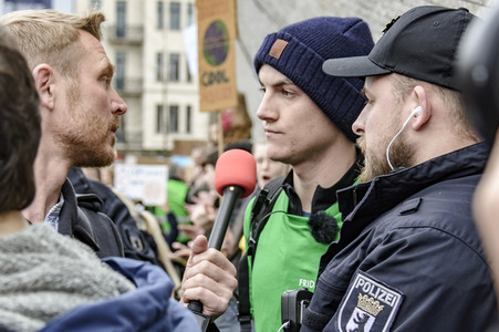Schülerdemonstration 'Fridays for Future' in Berlin