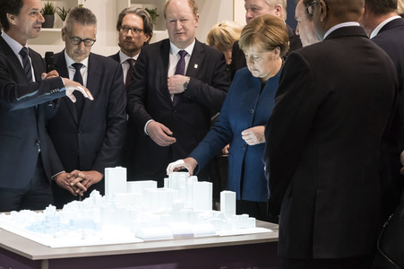 Eröffnungsrundgang der Kanzlerin auf der Hannover Messe 2019