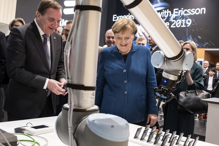 Eröffnungsrundgang der Kanzlerin auf der Hannover Messe 2019