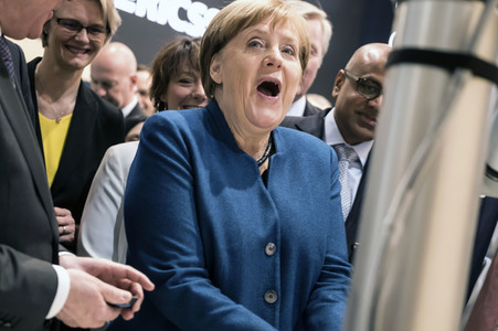 Eröffnungsrundgang der Kanzlerin auf der Hannover Messe 2019