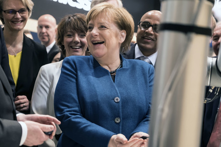 Eröffnungsrundgang der Kanzlerin auf der Hannover Messe 2019