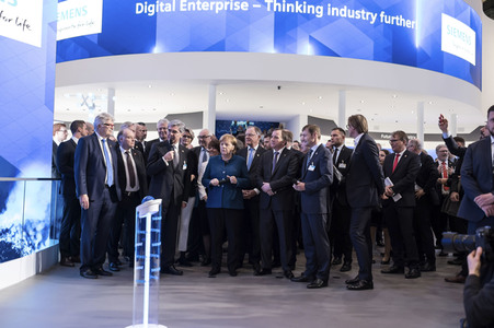 Eröffnungsrundgang der Kanzlerin auf der Hannover Messe 2019