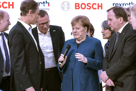 Eröffnungsrundgang der Kanzlerin auf der Hannover Messe 2019