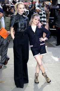 Sophie Turner und Maisie Williams in der Nachrichtensendung 'Good Morning America' in New York
