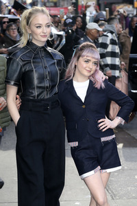 Sophie Turner und Maisie Williams in der Nachrichtensendung 'Good Morning America' in New York
