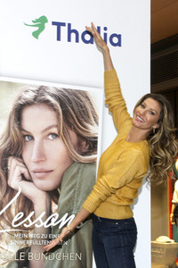 Buchsignierstunde mit Gisele Bündchen in Hamburg