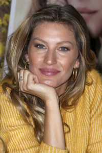 Buchsignierstunde mit Gisele Bündchen in Hamburg