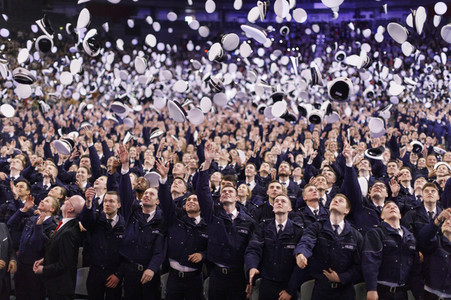 Vereidigung von Kommissaranwärtern in Köln