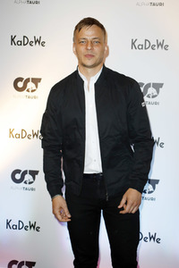 Eröffnung des ersten temporären AlphaTauri 3D-Knit Labs in Berlin