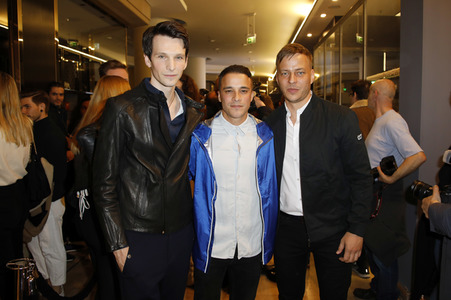 Eröffnung des ersten temporären AlphaTauri 3D-Knit Labs in Berlin