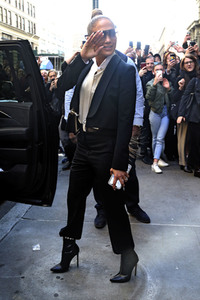 Jennifer Lopez bei Radio Beats 1 in New York