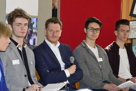 Ministerpräsident Michael Kretschmer bei einem Schülerworkshop in Görlitz