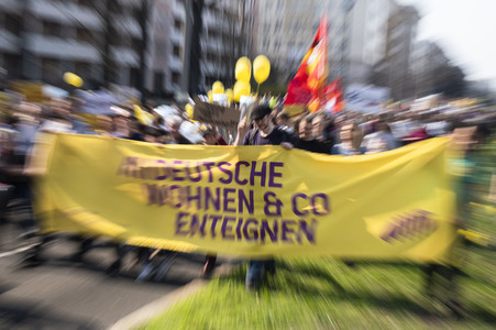 Demontration 'Gemeinsam gegen Verdrängung und Mietenwahnsinn' in Berlin