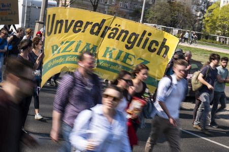 Demontration 'Gemeinsam gegen Verdrängung und Mietenwahnsinn' in Berlin