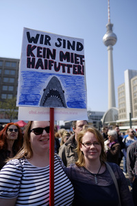 Demontration 'Gemeinsam gegen Verdrängung und Mietenwahnsinn' in Berlin
