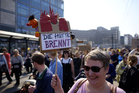 Demontration 'Gemeinsam gegen Verdrängung und Mietenwahnsinn' in Berlin