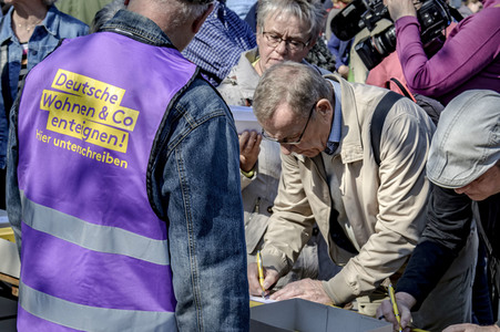 Demontration 'Gemeinsam gegen Verdrängung und Mietenwahnsinn' in Berlin