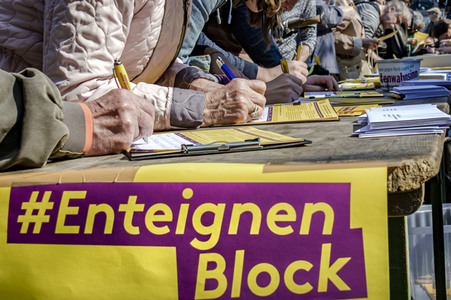 Demontration 'Gemeinsam gegen Verdrängung und Mietenwahnsinn' in Berlin