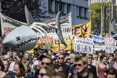 Demontration 'Gemeinsam gegen Verdrängung und Mietenwahnsinn' in Berlin