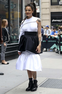 Milla Jovovich und Sasha Lane bei der Talkshow 'Build Series' in New York