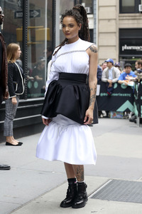 Milla Jovovich und Sasha Lane bei der Talkshow 'Build Series' in New York