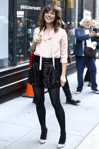 Milla Jovovich und Sasha Lane bei der Talkshow 'Build Series' in New York