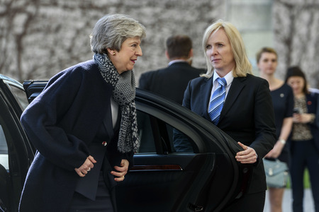 Theresa May zu Brexit Gespräch in Berlin