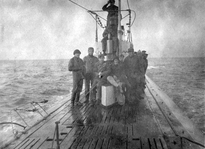 Die Mannschaft des U-Boots SM U-81 im 1. Weltkrieg